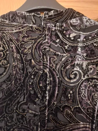 Vestido negro y gris con estampado