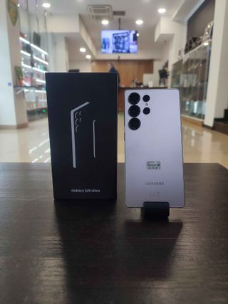 Samsung Galaxy S25 Ultra 256Gb T. Gris Seminuevo