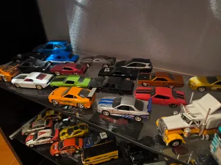 Coches a escala  1.32 y 1.43