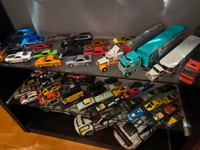 Coches a escala  1.32 y 1.43