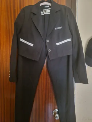 Chaqueta Miu Miu Negra con Detalles Blancos