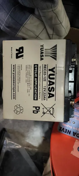 FERVE F-1900 Booster Batería 12V 400A sin batería