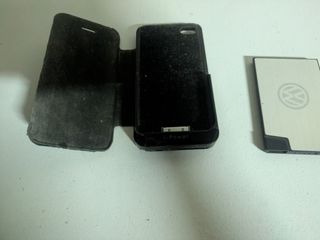 ACCESSORI CELLULARE: SUPPORTO, CARICABATTERIA, ADATTATORI SM