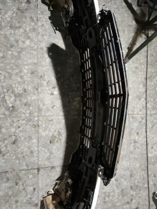 PARAGOLPES DELANTERO MERCEDES W204 C220