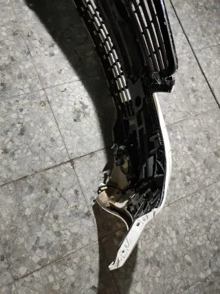 PARAGOLPES DELANTERO MERCEDES W204 C220