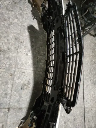 PARAGOLPES DELANTERO MERCEDES W204 C220