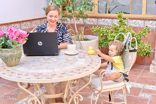 Trona portátil para bebé. NUEVO sin usar.