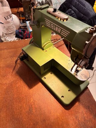 Máquina de coser Elna verde