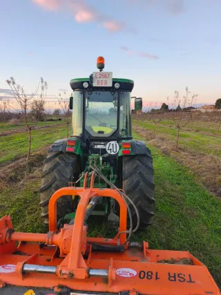 Tractor John Deere 5615 F