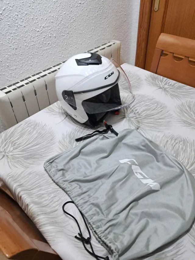 Casco de moto CCM blanco