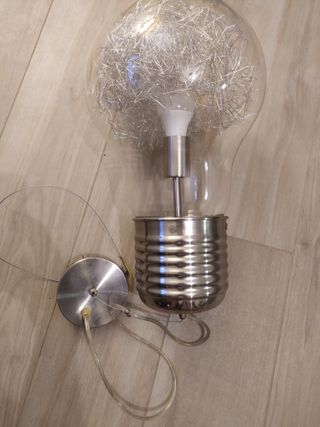 Lampadario a forma di lampadina