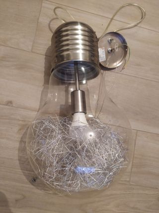 Lampadario a forma di lampadina