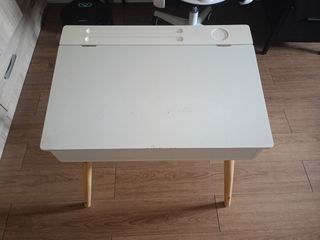 Pupitre infantil blanco con tapa abatible