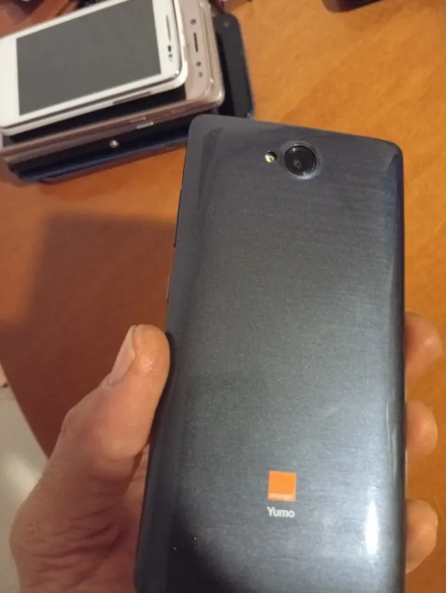 Telefone móvel Orange Yumo Preto