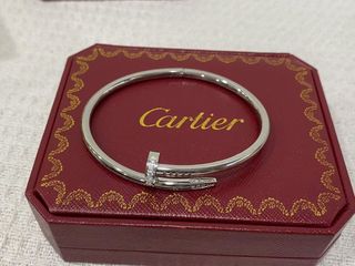 Pulsera Cartier piedras Oro Blanco.