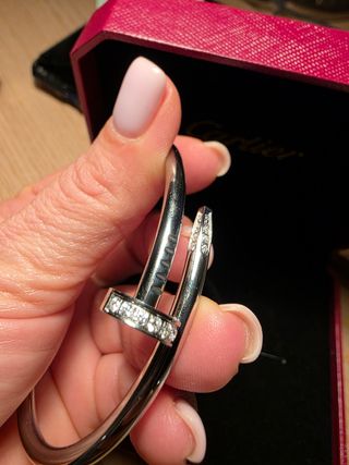 Pulsera Cartier piedras Oro Blanco.