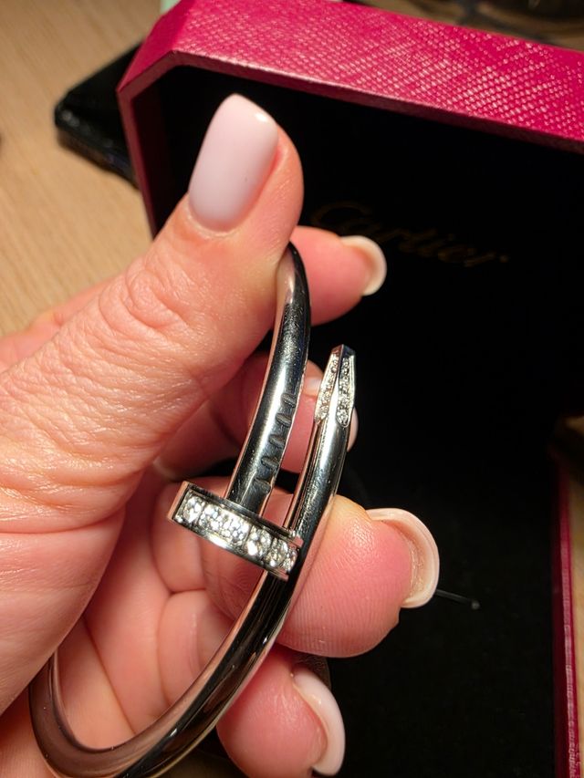 Pulsera Cartier piedras Oro Blanco.