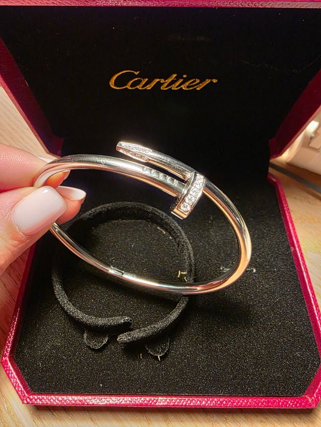 Pulsera Cartier piedras Oro Blanco.