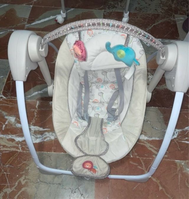 Balancín para bebé con peluches