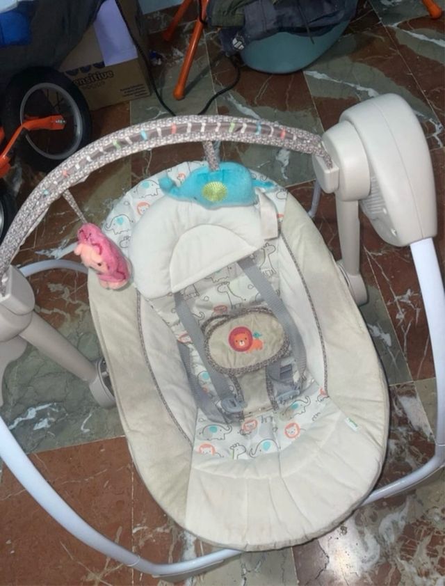Balancín para bebé con peluches