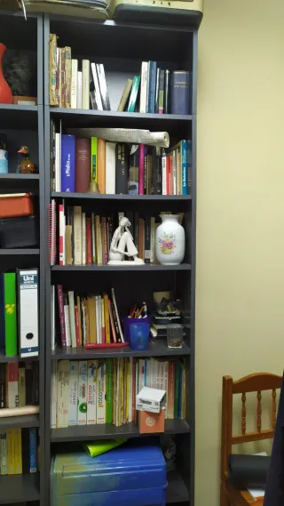 Estantería Ikea gris madera