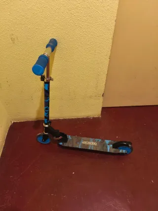 Patinete infantil camuflaje azul