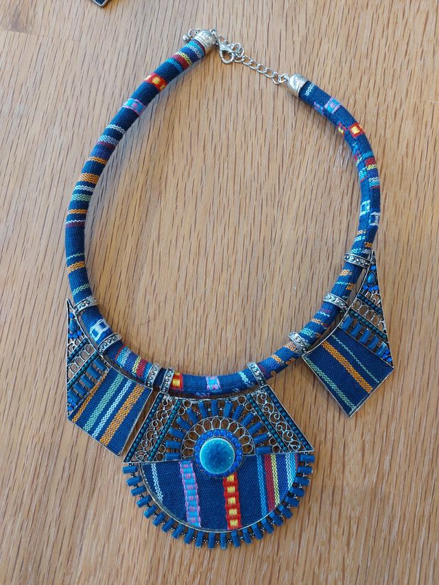 4 Collares Étnicos