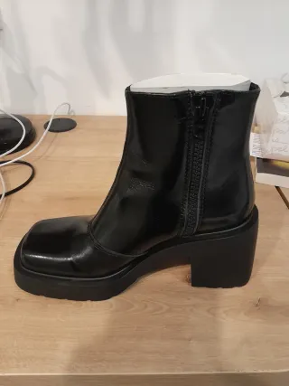 Botines Bimba y Lola Negros Nuevos