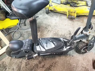 Patinete Eléctrico con Asiento.