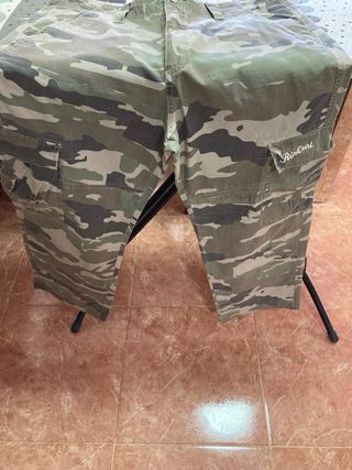 Pantalón Camuflaje Rip Curl Talla 36.