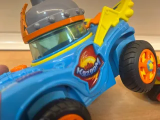 Excelentes 2 coches grandotes de Superzings :)