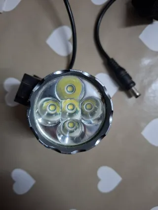 Linterna de cinco leds para bicicleta o frontal.