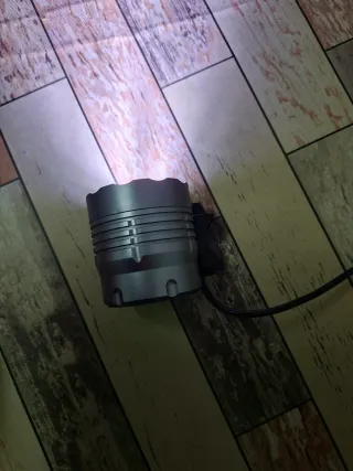 Linterna de cinco leds para bicicleta o frontal.