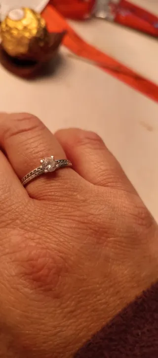 Anillo de compromiso de Oro Blanco y  Diamantes.