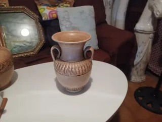 Jarrón antiguo de cerámica