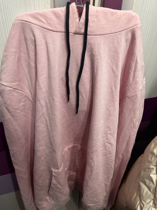 Sudadera rosa oversize