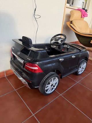 Coche eléctrico infantil Mercedes ML 350