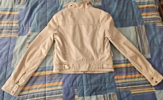 Cazadora efecto ante Bershka Talla S