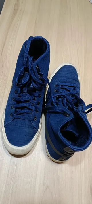 Zapatillas Nike Azules y Plateadas