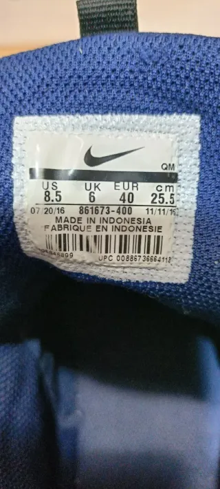 Zapatillas Nike Azules y Plateadas