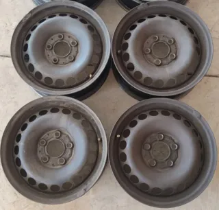 4 Llantas originales Mercedes + 20 tornillos.