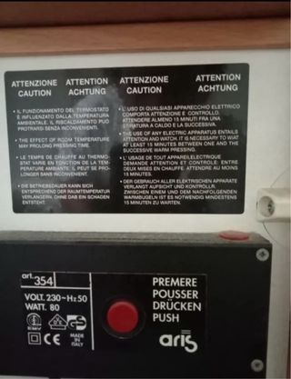 Perchero de madera y metal