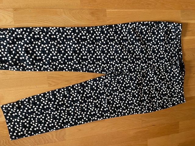 Pantalón Zara estampado floral