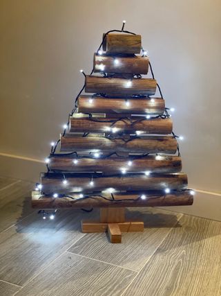 Árbol de Navidad de Troncos de Madera