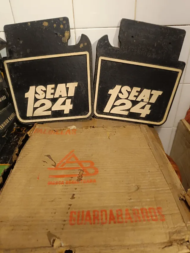 Juego faldillas traseras Seat 124