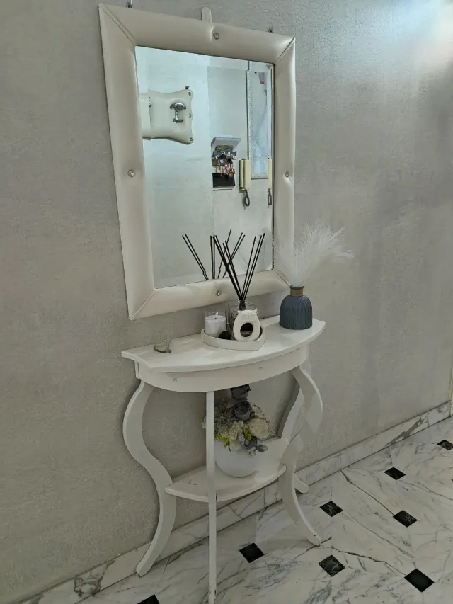 Specchio con cornice imbottita ingresso