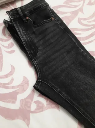 Pantalón campana Stradivarius T.32