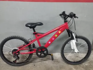 Bicicleta 20 con amortiguación delantera
