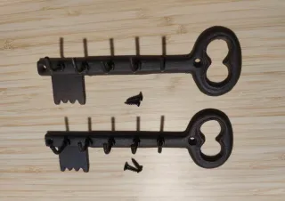2 Cuelgallaves Llave Antigua Metal Negro