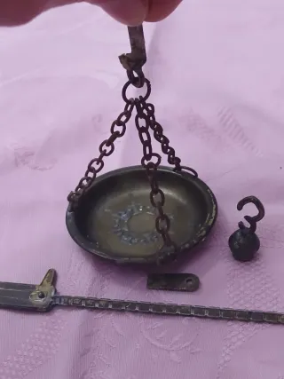 Mini stadera antica da restaurare